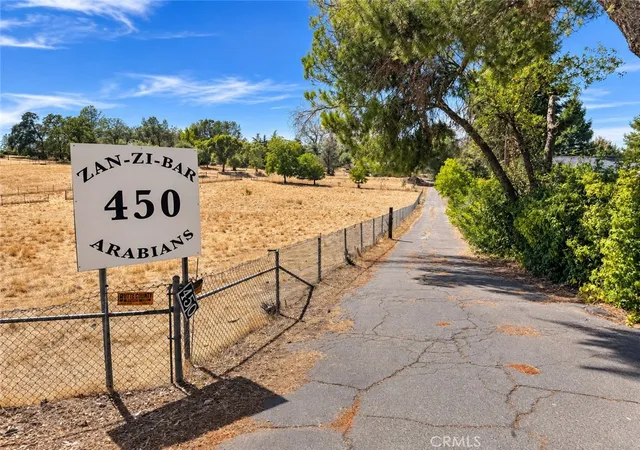 Photo 3 of Single family home for sale at 450 Oakvale, Oroville, CA 95966 | MLS# SN26200636 | Listing updated on 2026-09-15