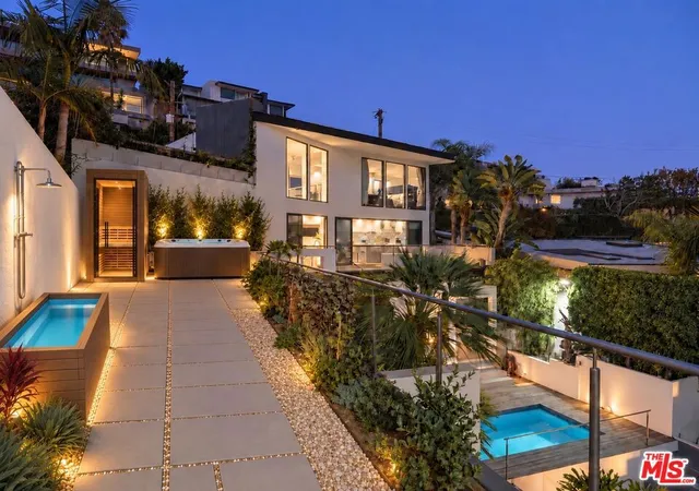 Photo 1 of Single family home for sale at 8380 Hollywood Blvd, Los Angeles, CA 90069 | MLS# 26987981 | Listing updated on 2026-09-14