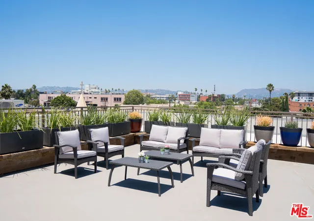 Photo 3 of Condo for sale at 820 S Wilton Pl #306, Los Angeles, CA 90005 | MLS# 26988085 | Listing updated on 2026-09-14