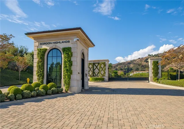 Photo 1 of Land for sale at 662 Oakhill Dr, Glendora, CA 91741 | MLS# CV26200828 | Listing updated on 2026-09-15