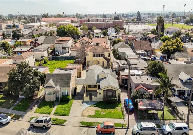Photo 3 of Multi family home for sale at 162 W 65th Street, Los Angeles, CA 90003 | MLS# SB26201104 | Listing updated on 2026-09-14