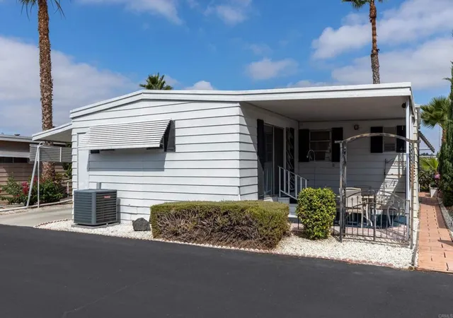Photo 3 of Manufactured home for sale at 718 Sycamore Ave #202, Vista, CA 92083 | MLS# NDP2608626 | Listing updated on 2026-09-14