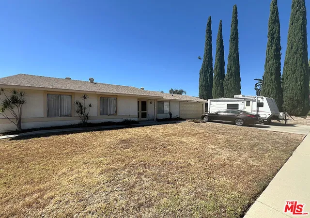 Photo 2 of Single family home for sale at 837 W Fontlee Ln, Bloomington, CA 92316 | MLS# 26984847 | Listing updated on 2026-09-14
