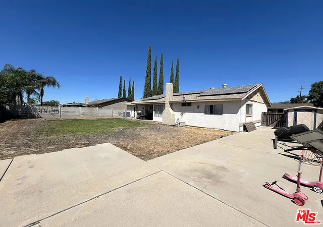 Photo 3 of Single family home for sale at 837 W Fontlee Ln, Bloomington, CA 92316 | MLS# 26984847 | Listing updated on 2026-09-14