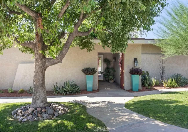 Photo 2 of Single family home for sale at 2621 N Mountain, Claremont, CA 91711 | MLS# CV26201024 | Listing updated on 2026-10-03