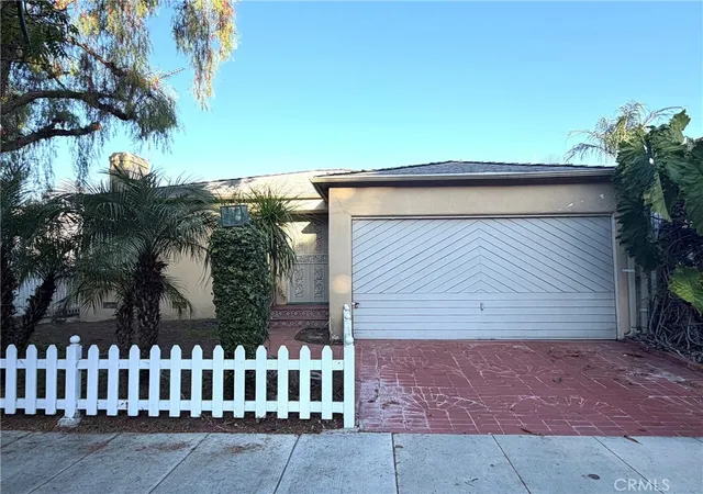 Single family home for sale at 1633 S Curson, Los Angeles, CA 90019 | MLS# SR26201159