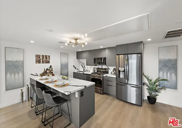 Photo 4 of Condo for sale at 321 S Oxford Ave #603, Los Angeles, CA 90020 | MLS# 26988163 | Listing updated on 2026-09-14