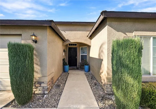 Photo 3 of Single family home for sale at 402 Dagenham Ct, Bakersfield, CA 93307 | MLS# NS26200474 | Listing updated on 2026-09-15