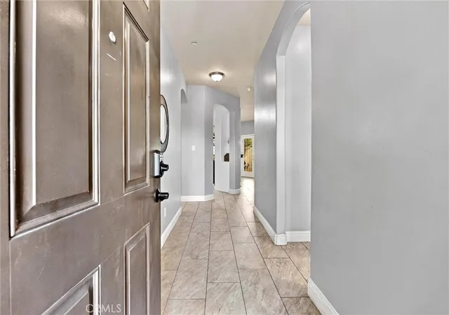 Photo 4 of Single family home for sale at 402 Dagenham Ct, Bakersfield, CA 93307 | MLS# NS26200474 | Listing updated on 2026-09-15
