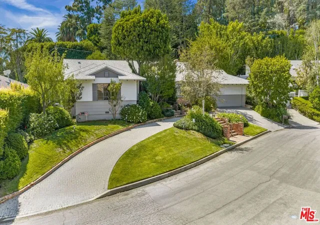 Photo 1 of Single family home for sale at 676 Elkins Rd, Los Angeles, CA 90049 | MLS# 26988053 | Listing updated on 2026-09-15