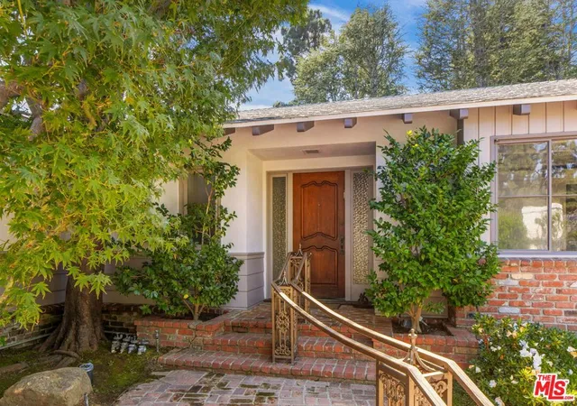 Photo 3 of Single family home for sale at 676 Elkins Rd, Los Angeles, CA 90049 | MLS# 26988053 | Listing updated on 2026-09-15