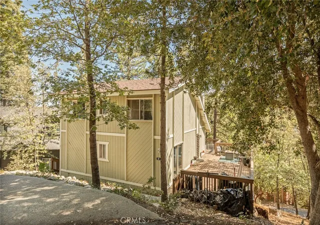 Photo 2 of Single family home for sale at 1214 Aleutian, Lake Arrowhead, CA 92352 | MLS# IG26201049 | Listing updated on 2026-09-14