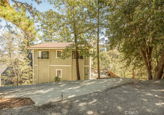 Photo 3 of House for sale at 1214 Aleutian, Lake Arrowhead, CA 92352 | MLS# IG26201049 | Listing updated on 2026-09-14