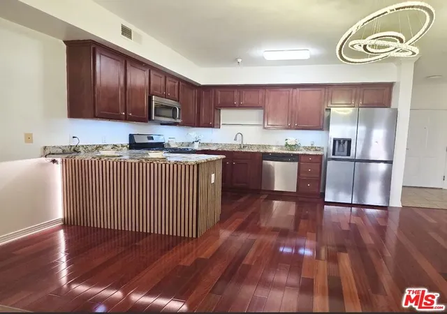 Photo 3 of Condo for sale at 1025 Dewey Ave #205, Los Angeles, CA 90006 | MLS# 26988145 | Listing updated on 2026-09-15