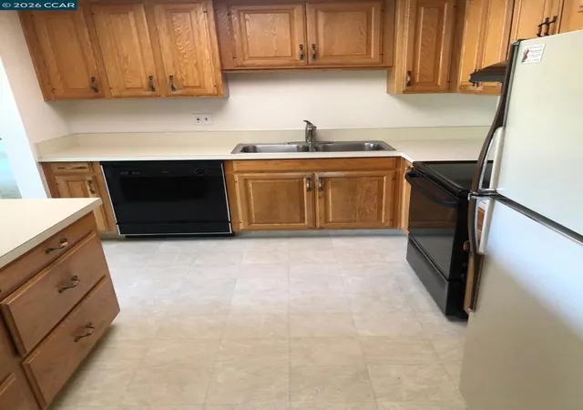 Photo 3 of Condo for sale at 1116 Fairlawn Ct #3, Walnut Creek, CA 94595 | MLS# 41148215 | Listing updated on 2026-09-15