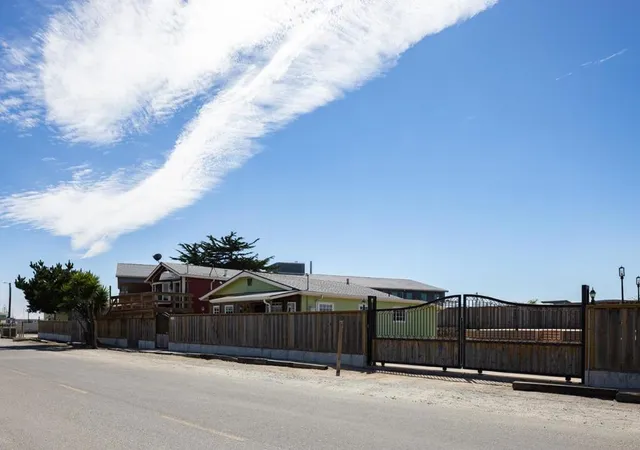 Listing Photo 4 - Condo for sale in building located at 75507552 Sandholdt Rd, Moss Landing, CA 95039