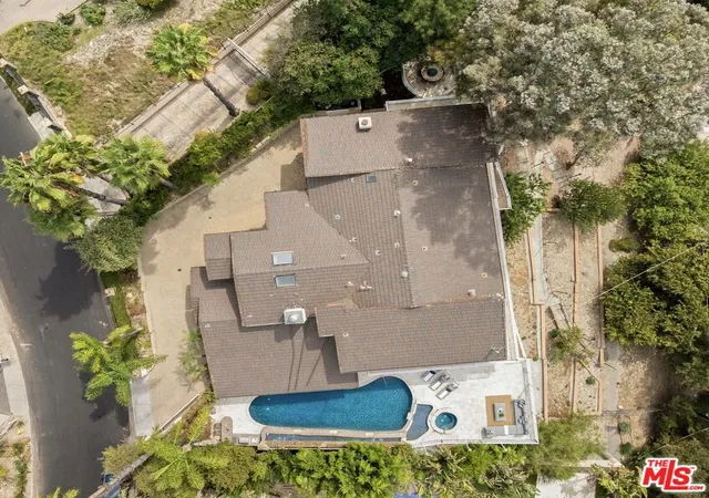 Photo 25 of Mansion for sale at 4615 White Oak Pl, Encino, CA 91316 | MLS# 26988105 | Listing updated on 2026-09-15