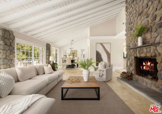 Photo 3 of Single family home for sale at 4615 White Oak Pl, Encino, CA 91316 | MLS# 26988105 | Listing updated on 2026-09-15