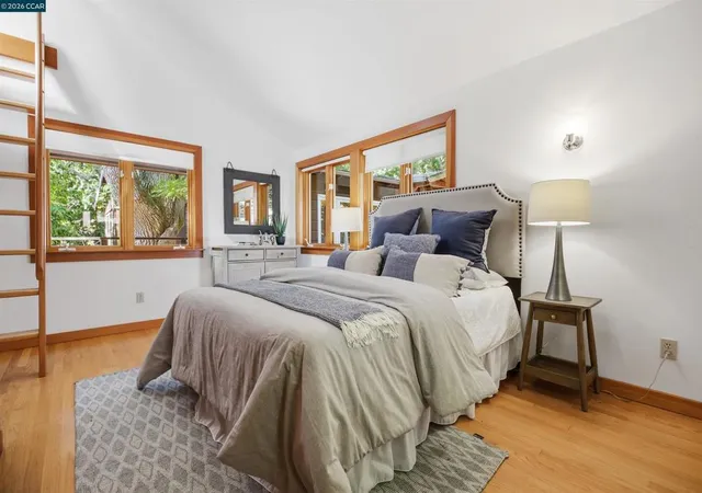 Photo 2 of Sale Pending at 33 Oakwood, Orinda, CA 94563 | MLS# 41148217 | Listing updated on 2026-09-24
