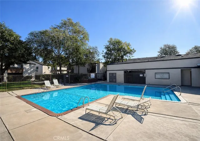 Listing Photo 2 - Condo for sale in building located at 8009 Caminito De Pizza, San Diego, CA 92108 - Unit #A