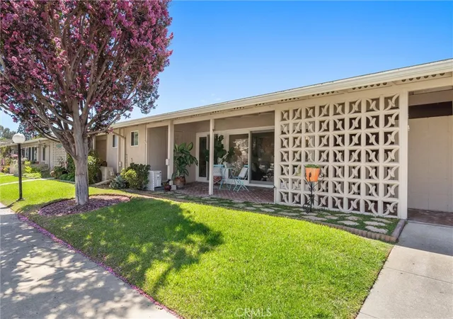 Photo 4 of House for sale at 13381 Del Monte Dr #28C, Seal Beach, CA 90740 | MLS# OC26186547 | Listing updated on 2026-09-15