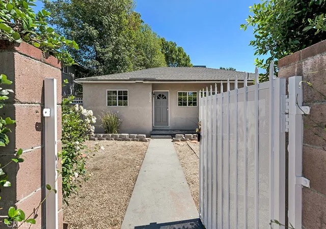 Photo 3 of Single family home for sale at 6056 Woodman Ave, Van Nuys, CA 91401 | MLS# SR26201273 | Listing updated on 2026-09-15