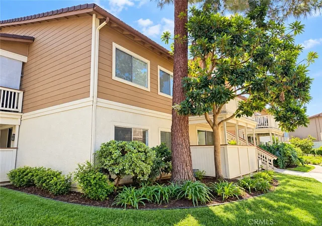 Condo for sale at 2456 Pleasant Way #A, Thousand Oaks, CA 91362 | MLS# SR26201260