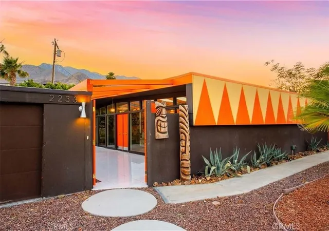 Photo 1 of Sale Pending at 2233 N Cardillo, Palm Springs, CA 92262 | MLS# CV26201297 | Listing updated on 2026-09-15