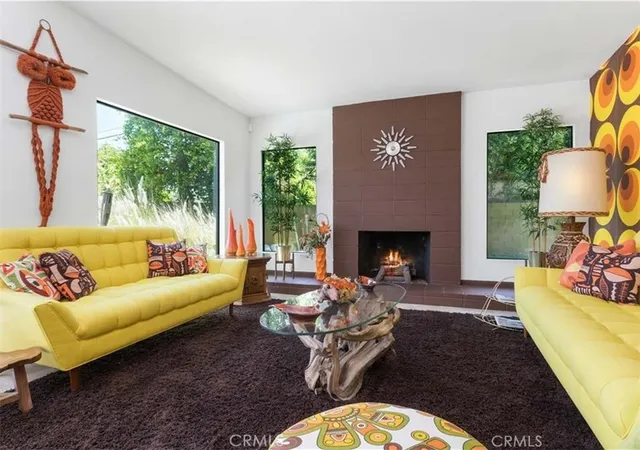 Photo 2 of Sale Pending at 2233 N Cardillo, Palm Springs, CA 92262 | MLS# CV26201297 | Listing updated on 2026-09-15