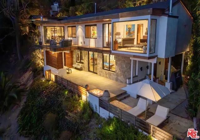 Photo 2 of Single family home for sale at 1570 Casale Rd, Pacific Palisades, CA 90272 | MLS# 26988247 | Listing updated on 2026-09-14