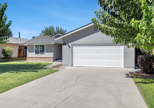 Photo 2 of Single family home for sale at 212 Harvard Ave, Coalinga, CA 93210 | MLS# FR26201012 | Listing updated on 2026-09-15
