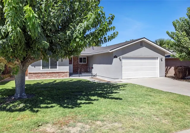 Photo 3 of Single family home for sale at 212 Harvard Ave, Coalinga, CA 93210 | MLS# FR26201012 | Listing updated on 2026-09-15