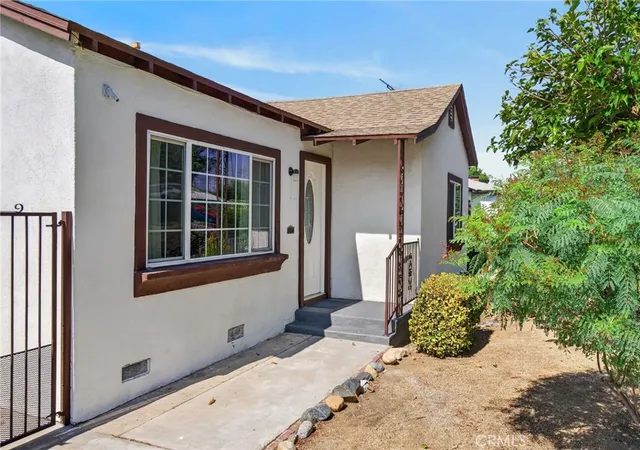 Photo 4 of Single family home for sale at 4330 Oakwood Pl, Riverside, CA 92506 | MLS# IV26201315 | Listing updated on 2026-09-16