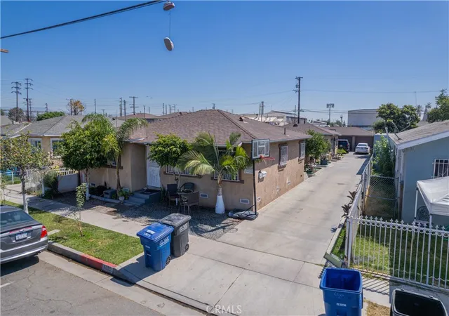 Photo 2 of House for sale at 6322 Bissell, Huntington Park, CA 90255 | MLS# PW26201328 | Listing updated on 2026-09-15
