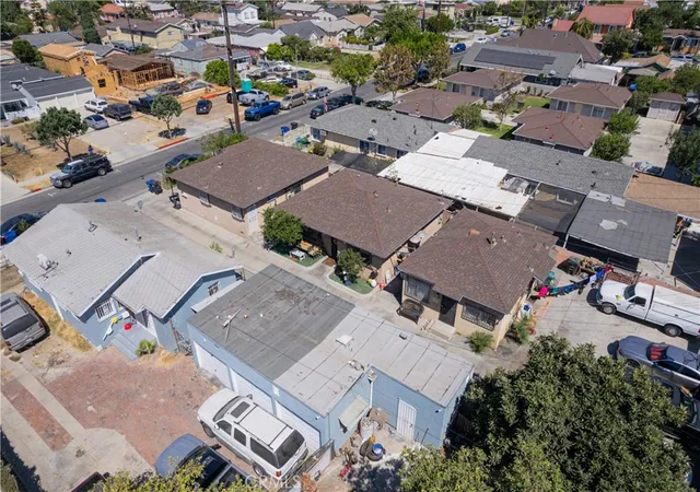 Photo 4 of House for sale at 6322 Bissell, Huntington Park, CA 90255 | MLS# PW26201328 | Listing updated on 2026-09-15