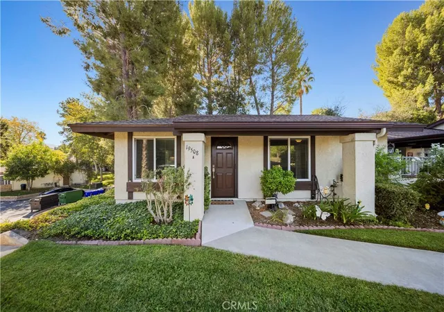 Single family home for sale at 19508 Ave Of The Oaks, Newhall, CA 91321 | MLS# SR26201319