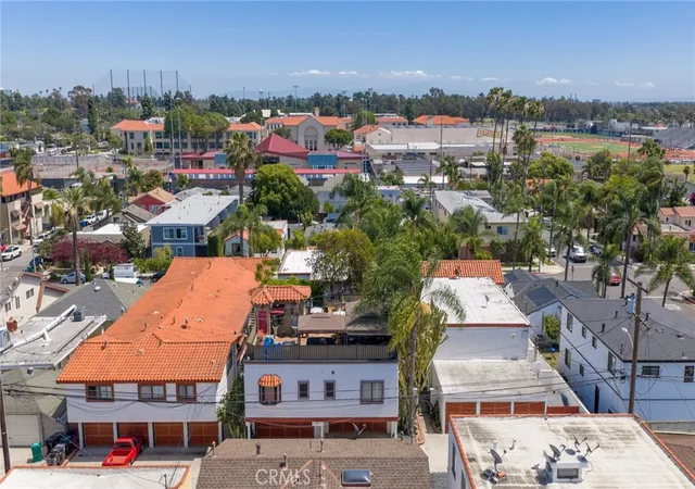 Photo 10 of Multi family home for sale at 815 Roswell Ave, Long Beach, CA 90804 | MLS# OC26201335 | Listing updated on 2026-09-15