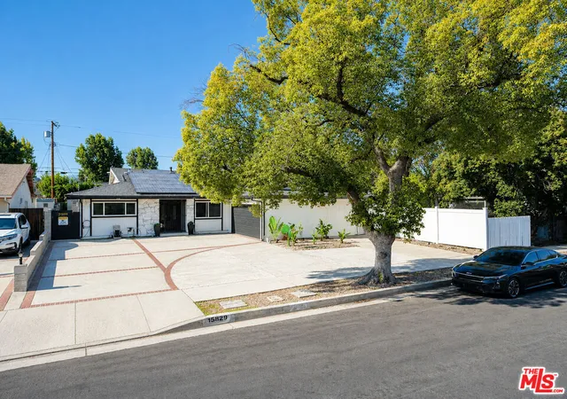 Photo 4 of Single family home for sale at 15829 Tupper St, North Hills, CA 91343 | MLS# 26988273 | Listing updated on 2026-09-14