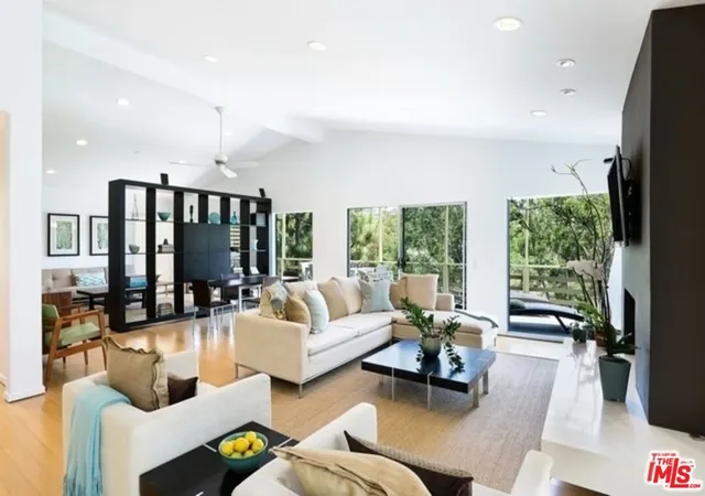 Photo 2 of Land for sale at 838 N Las Casas Ave, Pacific Palisades, CA 90272 | MLS# 26987443 | Listing updated on 2026-09-14