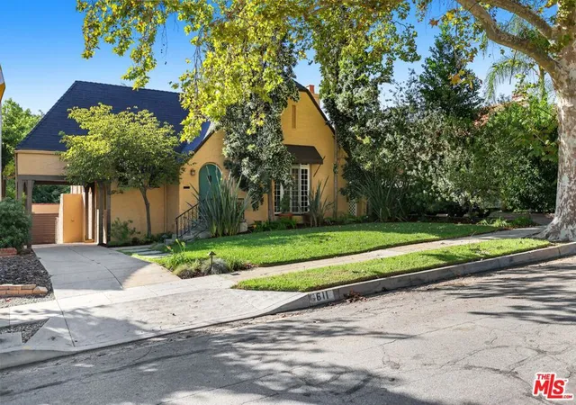 Photo 3 of Single family home for sale at 1611 Ard Eevin Ave, Glendale, CA 91202 | MLS# 26987397 | Listing updated on 2026-10-01