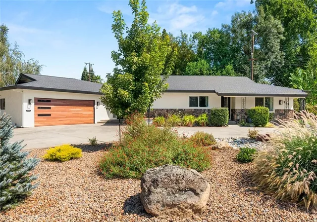 Photo 2 of Single family home for sale at 956 Manzanita Ave, Chico, CA 95926 | MLS# SN26201127 | Listing updated on 2026-09-15