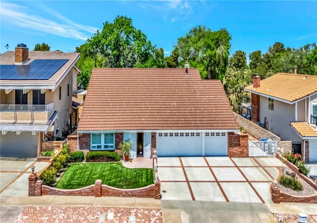 Photo 2 of Single family home for sale at 433 Fairway, Palmdale, CA 93551 | MLS# SR26201048 | Listing updated on 2026-09-15