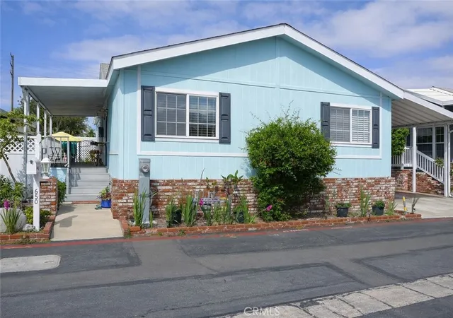 Photo 2 of Manufactured home for sale at 16444 Bolsa Chica #60, Huntington Beach, CA 92649 | MLS# OC26201399 | Listing updated on 2026-09-14