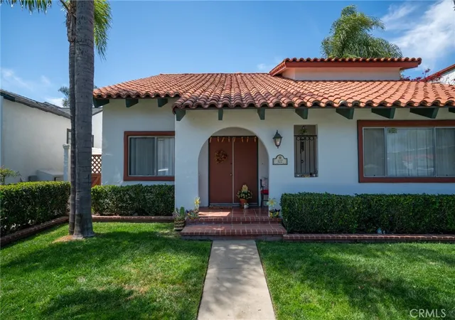 Photo 2 of House for sale at 807 Roswell Ave, Long Beach, CA 90804 | MLS# OC26201411 | Listing updated on 2026-09-15