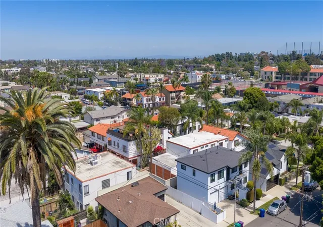 Photo 7 of Multi family home for sale at 807 Roswell Ave, Long Beach, CA 90804 | MLS# OC26201411 | Listing updated on 2026-09-15