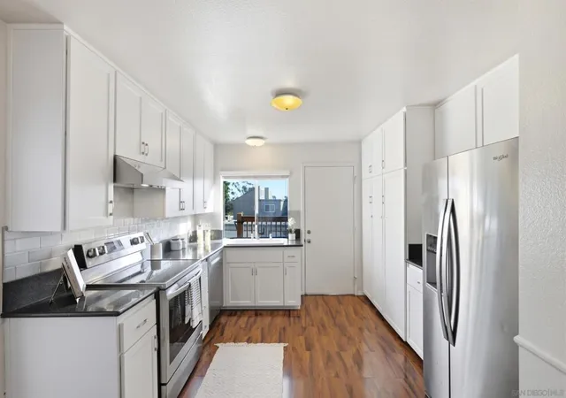 Photo 3 of Townhouse for sale at 10514 Caminito Sopadilla, San Diego, CA 92131 | MLS# 260022527SD | Listing updated on 2026-09-30