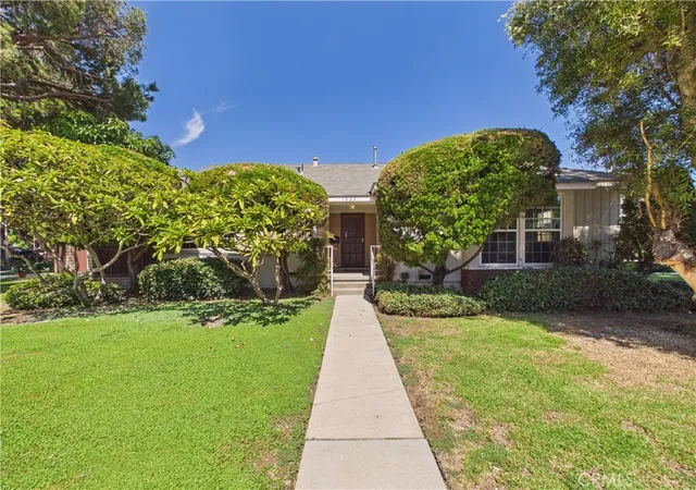 Photo 1 of Single family home for sale at 1902 Lees Ave, Long Beach, CA 90815 | MLS# PW26197000 | Listing updated on 2026-10-07