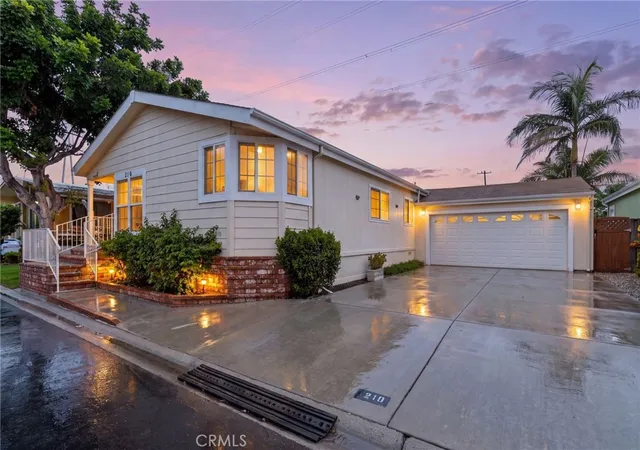 Photo 1 of Manufactured home for sale at 3595 Santa Fe Ave #210, Long Beach, CA 90810 | MLS# DW26201215 | Listing updated on 2026-10-06