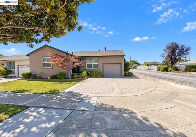Single family home for sale at 921 Hutchings Dr, San Leandro, CA 94577 | MLS# 41148238