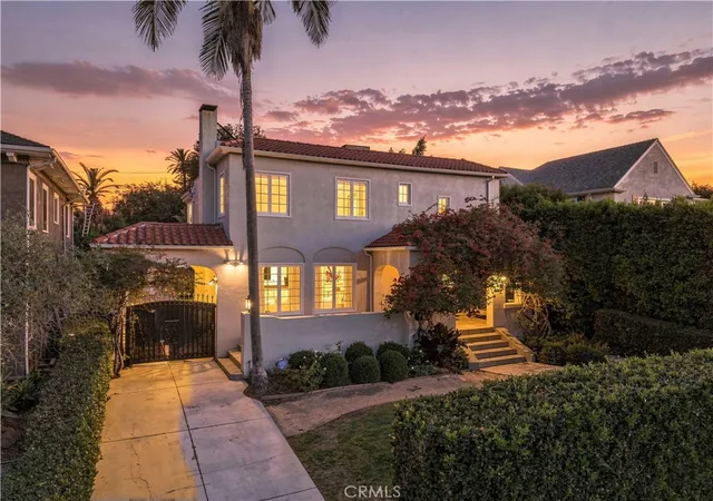 Single family home for sale at 911 S Victoria Ave, Los Angeles, CA 90019 | MLS# SR26201484